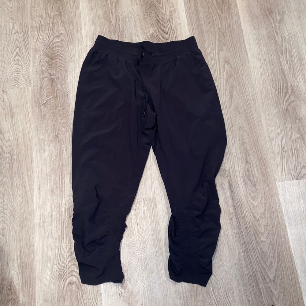 Athleta Black Cropped Ruched Pants - Picture 1 of 5